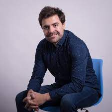 Ariel Ludueña Karhs Founder of Moove It