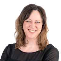 Fiona Hawkins FCIM Founder of Plinkfizz Ltd